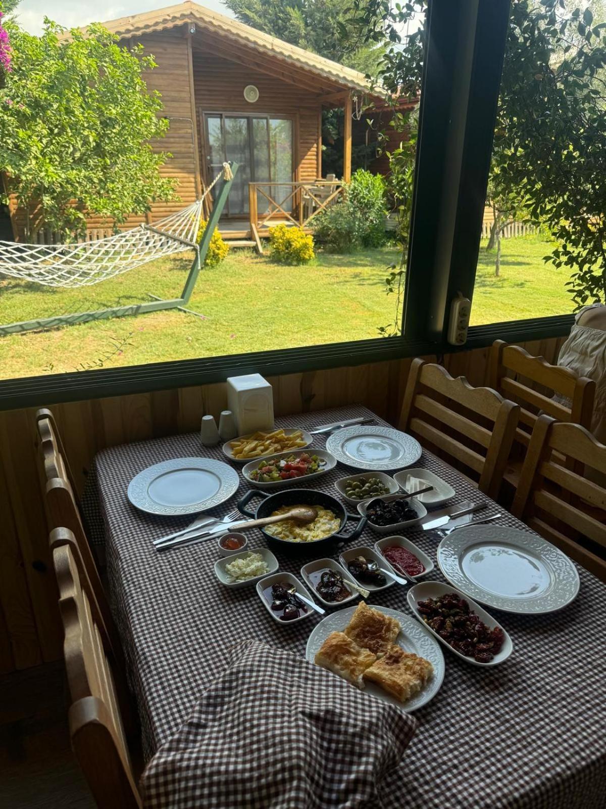 Em-Ba Butık Bungalov Demre Bagian luar foto